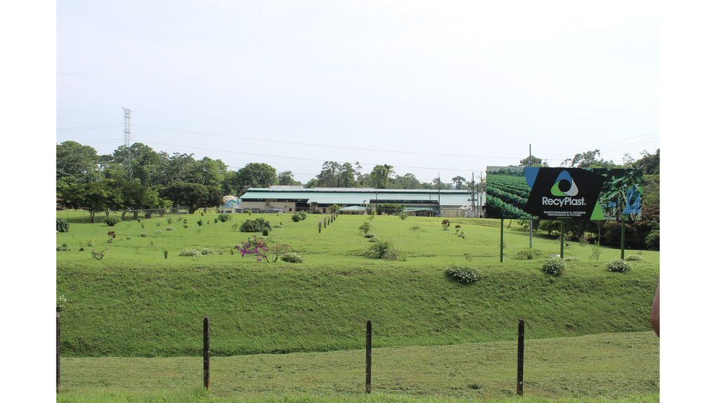 image of a farm 