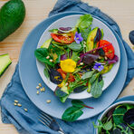 salad with edible flowers