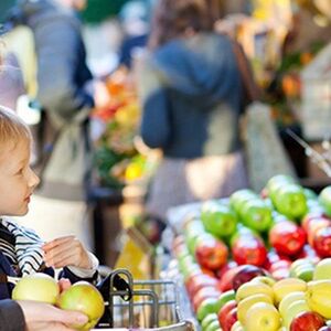  Diventare genitori aumenta l'acquisto di frutta e verdura: perché?