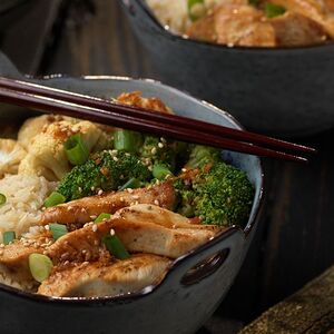 Sesame_Chicken_and_Broccoli_Buddha_Bowl_1200x600