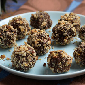 Vegan_Dark_Chocolate_Pineapple_Truffles_1200x600