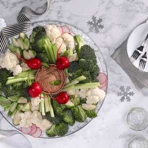 Vegetable-Wreath-with-Sun-Dried-Tomato-Cashew-Dip_6000_4000