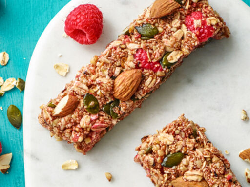 Raspberry and almond muesli bars