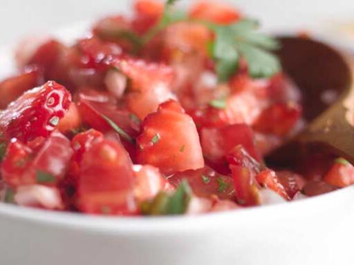 Berry Recipe 18 - Strawberry Salsa and Homemade Tortilla Chips 1000x383