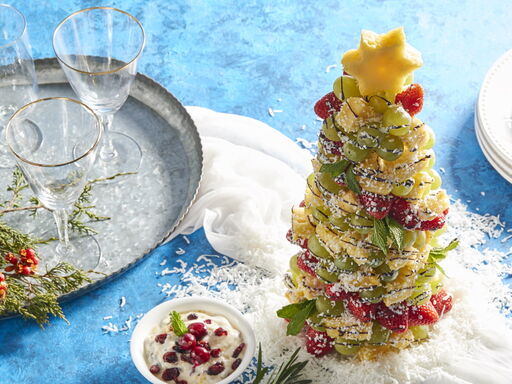 Fruity Christmas Tree With Dip