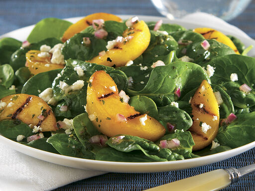 GrilledPeachSaladSpinachRedOnionVinaigrette-12x6