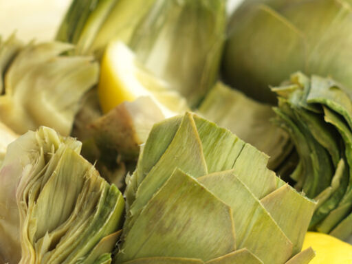 Quick Steamed Artichokes with Lemon Dip 1000x383