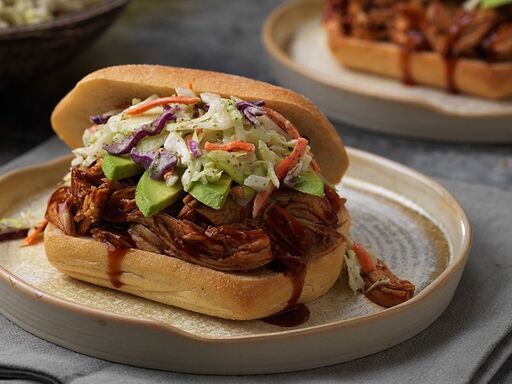 Slow_Cooker_Pulled_Chicken_Sandwich_1200x600