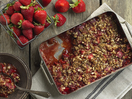 Strawberry Rhubarb Crisp_10047