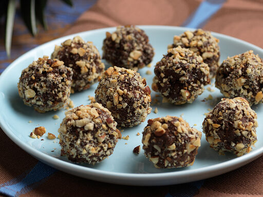 Vegan_Dark_Chocolate_Pineapple_Truffles_1200x600